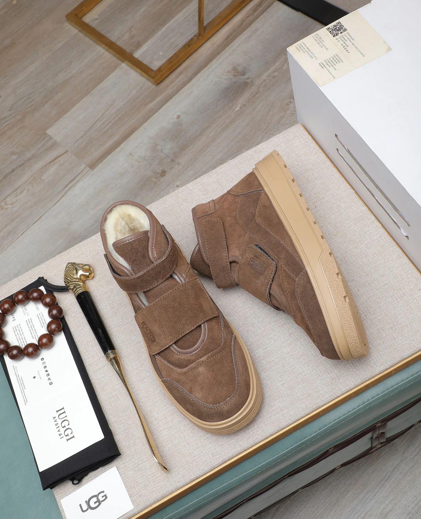 Men's shoes 💰600 IUGGI new retro presbyopia men's shoes, casual and versatile, full of high-end sense, fashionable, luxury and personalized style, joint style, retro presbyopia factor, full of handsome style, first layer suede cowhide, wool lining, rubber outsole, light and non-slip size: 39-44